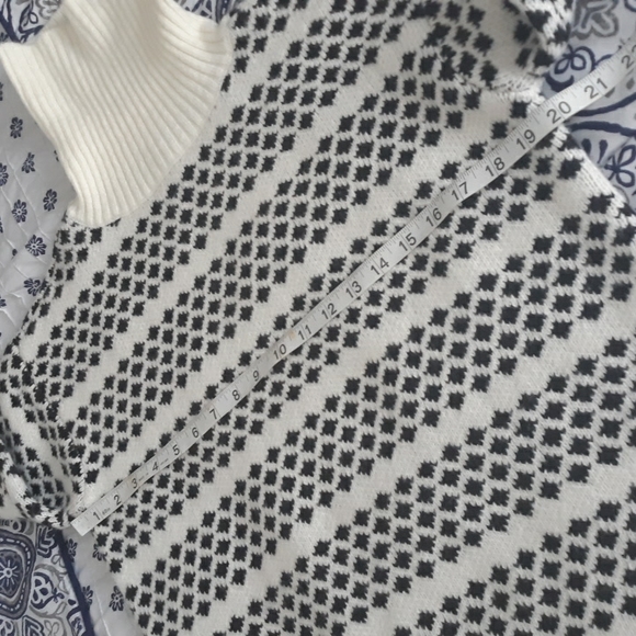 Ann Taylor Petite Sz SP Turtleneck Wool Blend Sweater - Picture 7 of 15